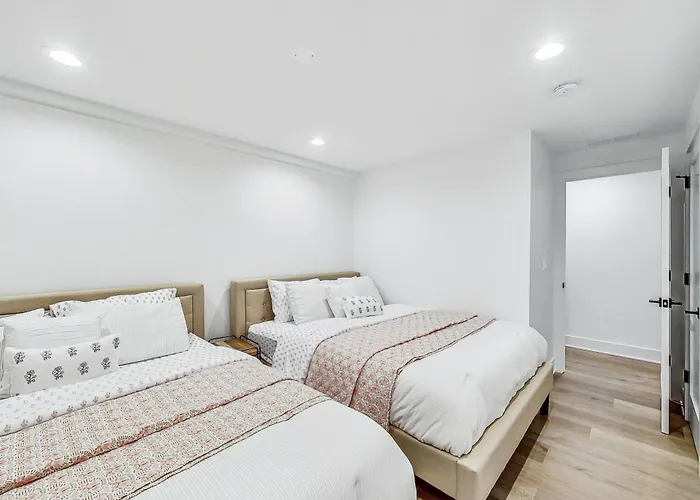Luxurious Lincoln Park With Gourmet Kitchen Chicago