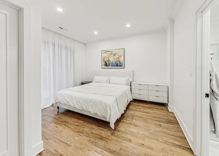 Appartamento Luxurious Lincoln Park With Gourmet Kitchen