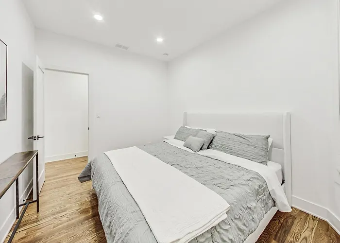 Luxurious Lincoln Park With Gourmet Kitchen Chicago
