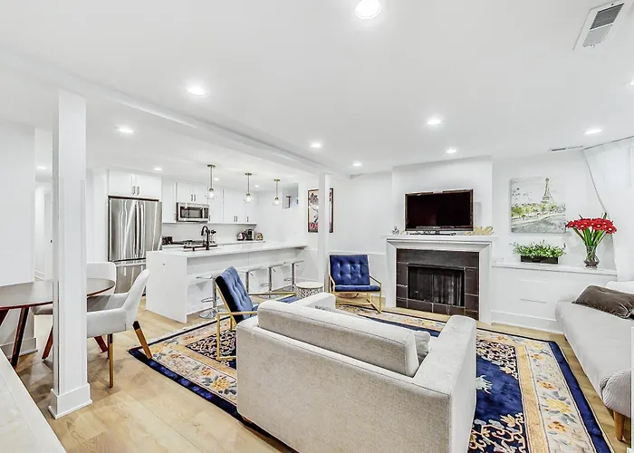 Luxurious Lincoln Park With Gourmet Kitchen Chicago