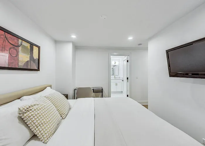 Luxurious Lincoln Park With Gourmet Kitchen Appartamento
