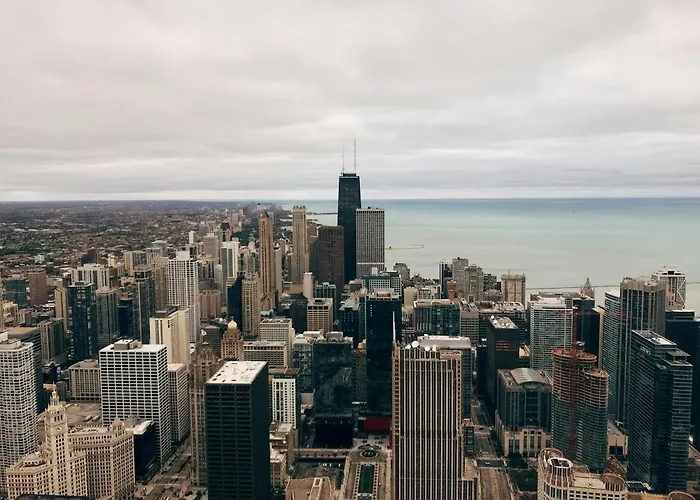 Luxurious Lincoln Park With Gourmet Kitchen Chicago